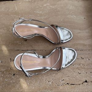 Gianvito Rossi  Manhattan(85mm: 3.35 inches ) metallic  strapy sandals